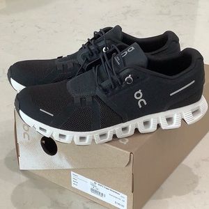 ON Cloud 5 Black White